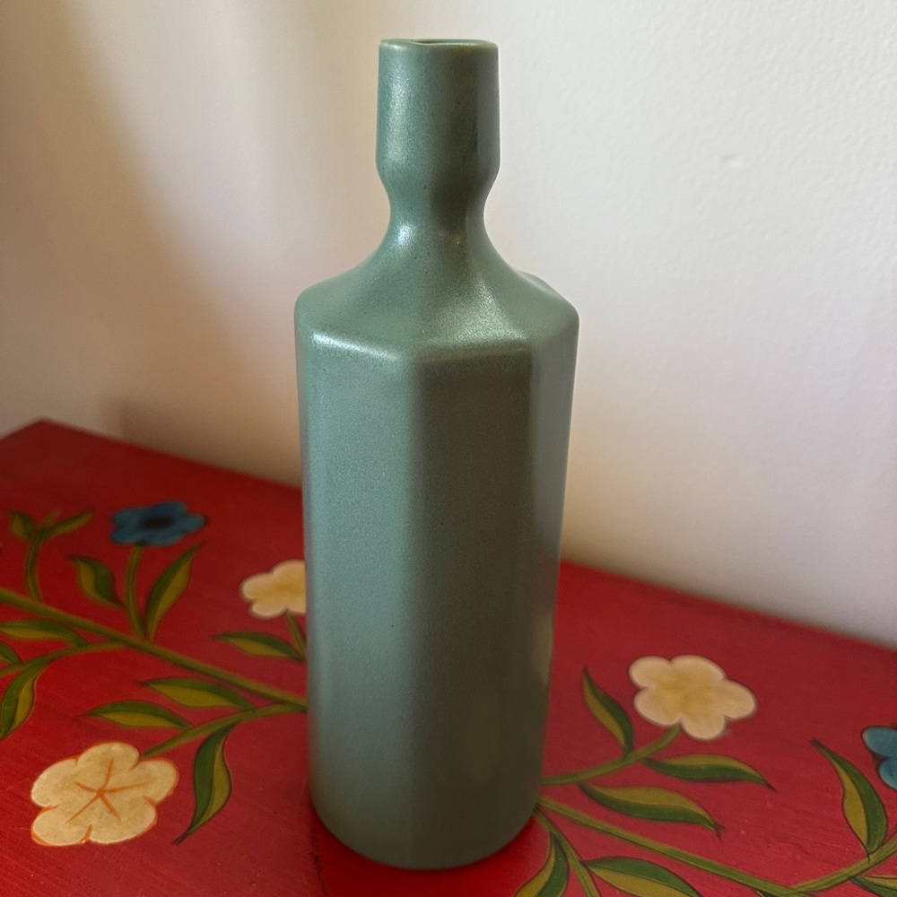 The Bright Angle Elixir Porcelain Olive Oil Bottle & WS Spout in Rosemary Green